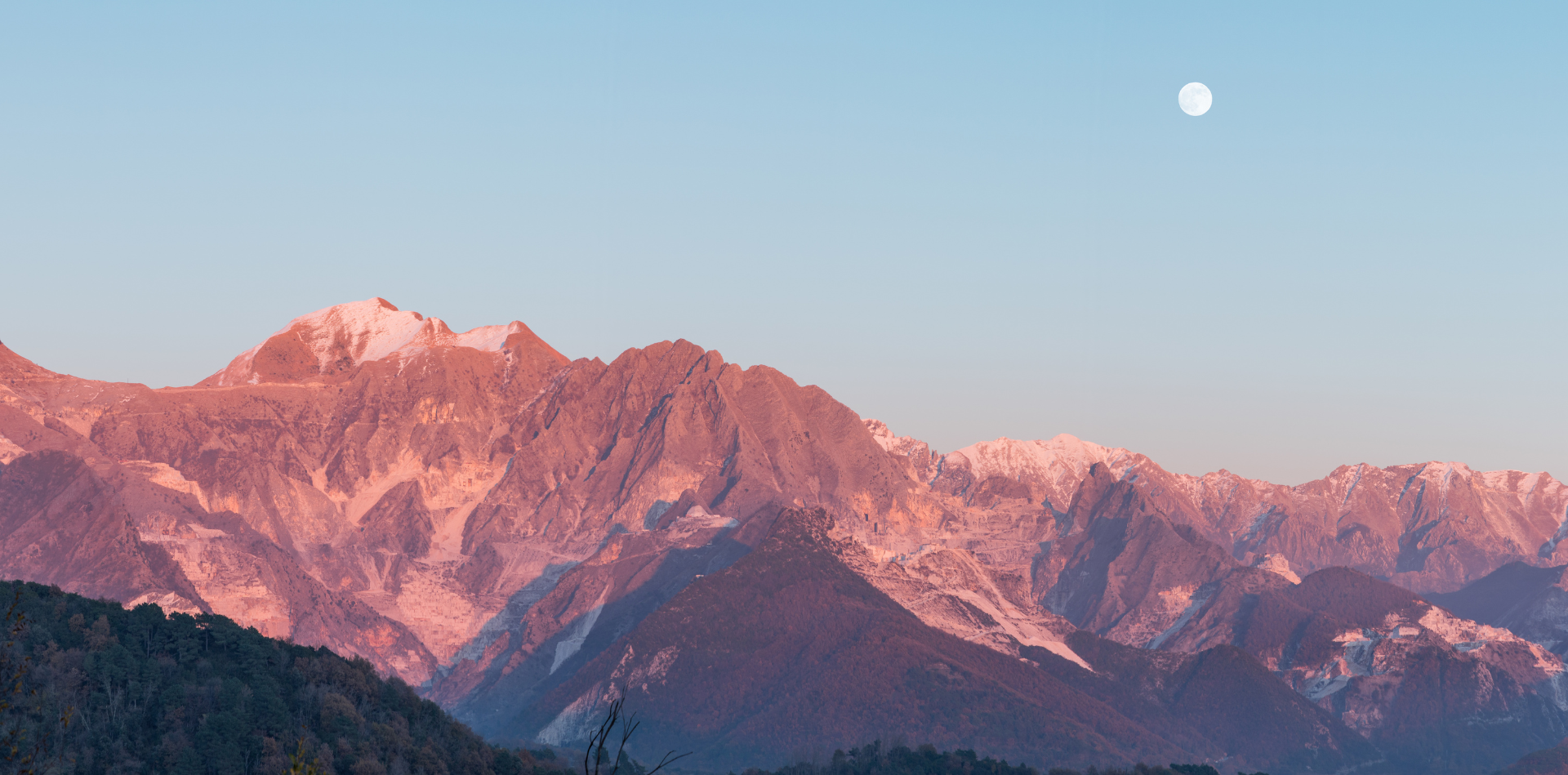 Alpi Apuane: cosa vedere, parco e sentieri da fare