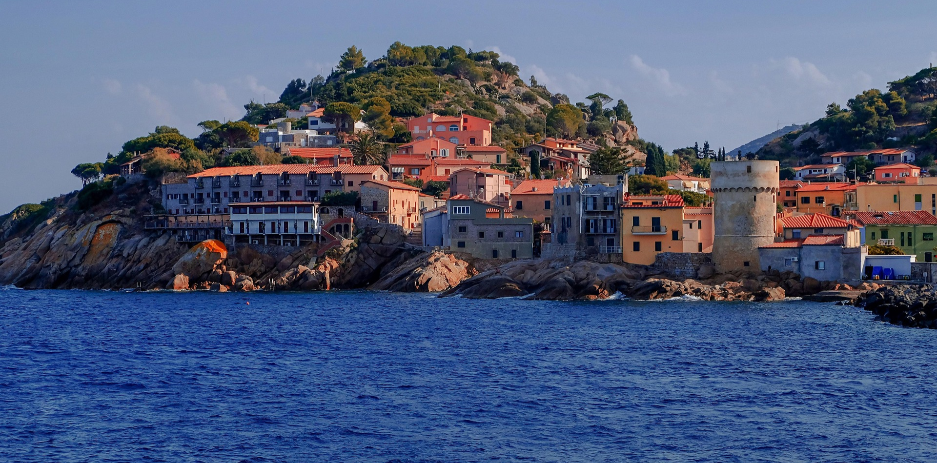 Isola del Giglio: spiagge, cosa vedere e info