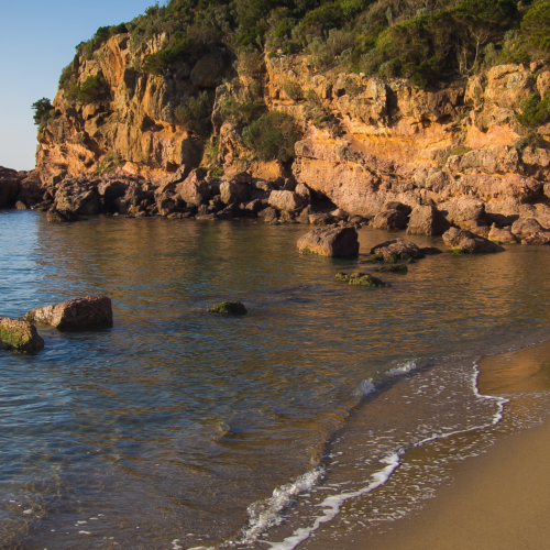 Le Rocchette: spiaggia, camping sul mare e info